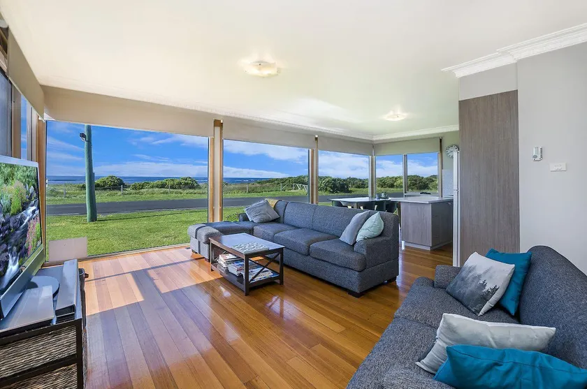 DIE WELLEN - Port Fairy, VIC - Image 1