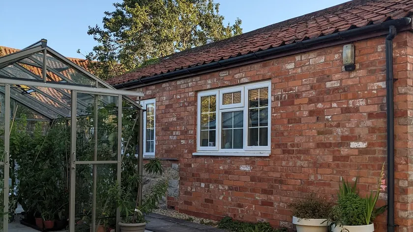 The Stable - cosy, romantic space in a quiet village location - Image 1