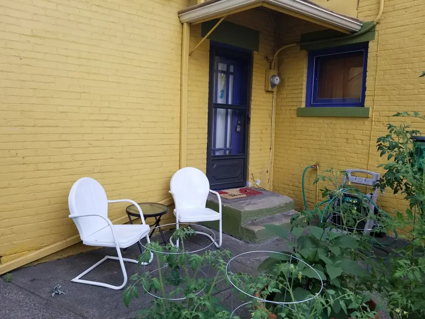 Cute Retro Efficiency Near Xmas Story House - Image 1