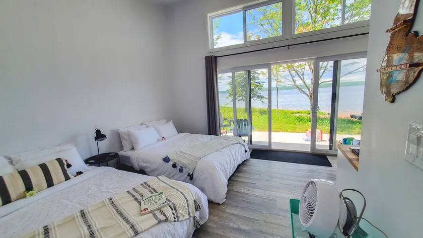 Eagles Nest |Beachfront, 2 Queen Cabin-IndigoHills - Image 1