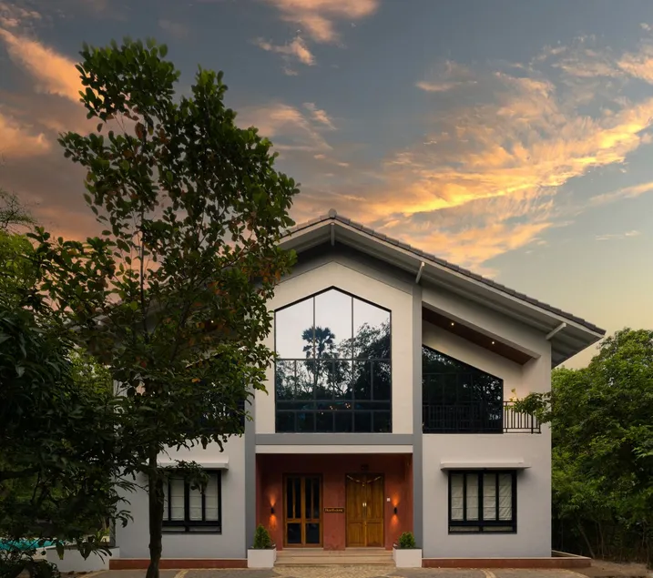 4BR Luxury Pool Villa Near Mandwa Jetty - Image 1