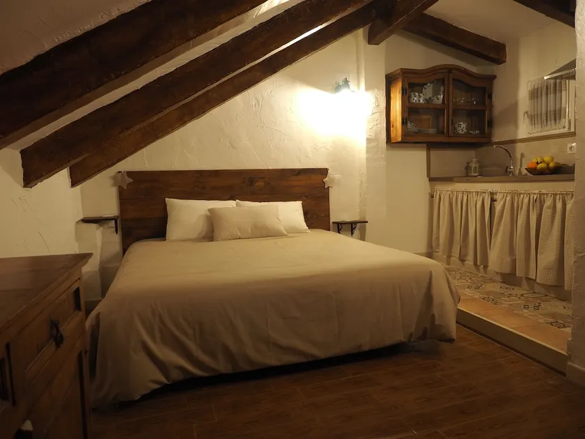 Charming attic - Image 1