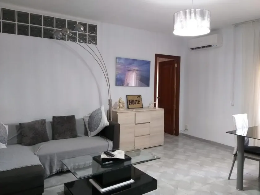 Centrally Located Tourist Apartment in Tarragona City - Image 1