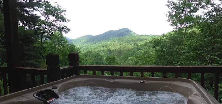Gorgeous Mountain Views-Hot Tub Weekday Discounts - Image 1