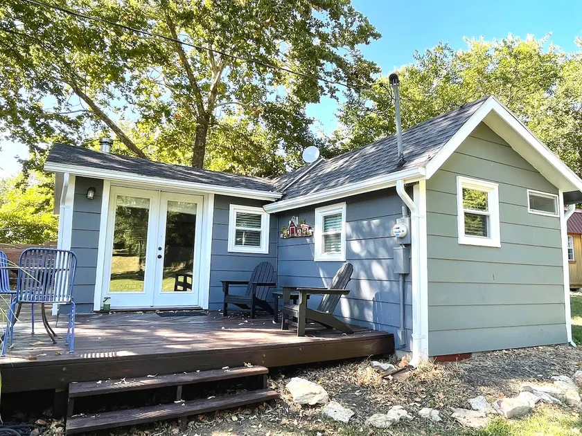 Private 3 Acre Bungalow - Image 1