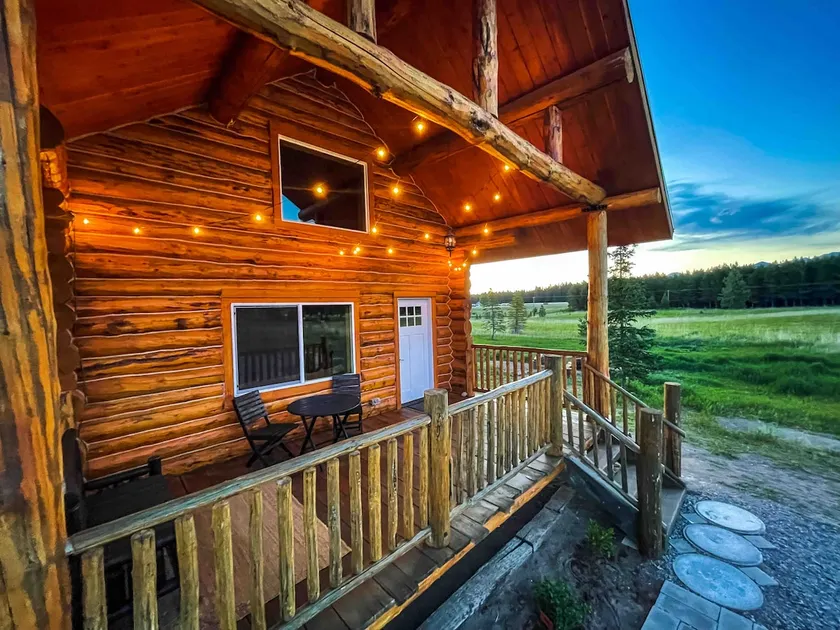 Mountain View Log Cabin - Image 1