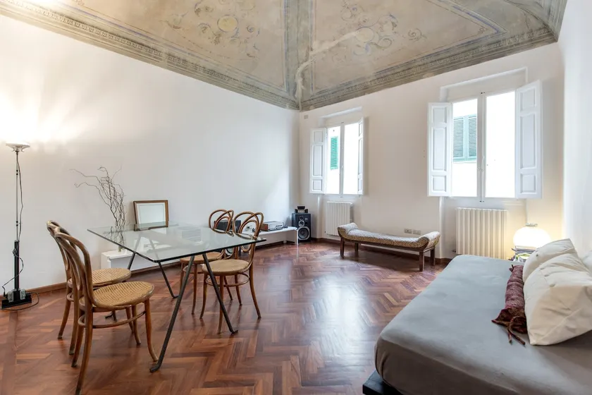 Nice flat in the old town center - Image 1