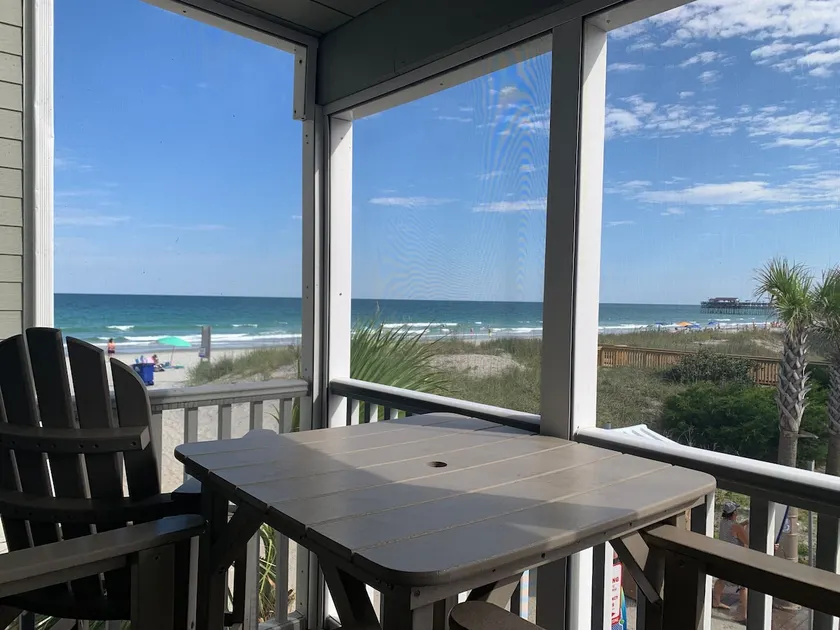 An Adorable Oceanfront Getaway - Image 1