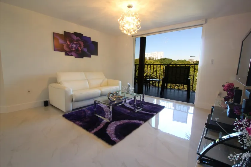 Luxurius Apartment Yacht Club a Aventura 1 Bd 1 Bath Brand New 3 min Beach 405 - Image 1