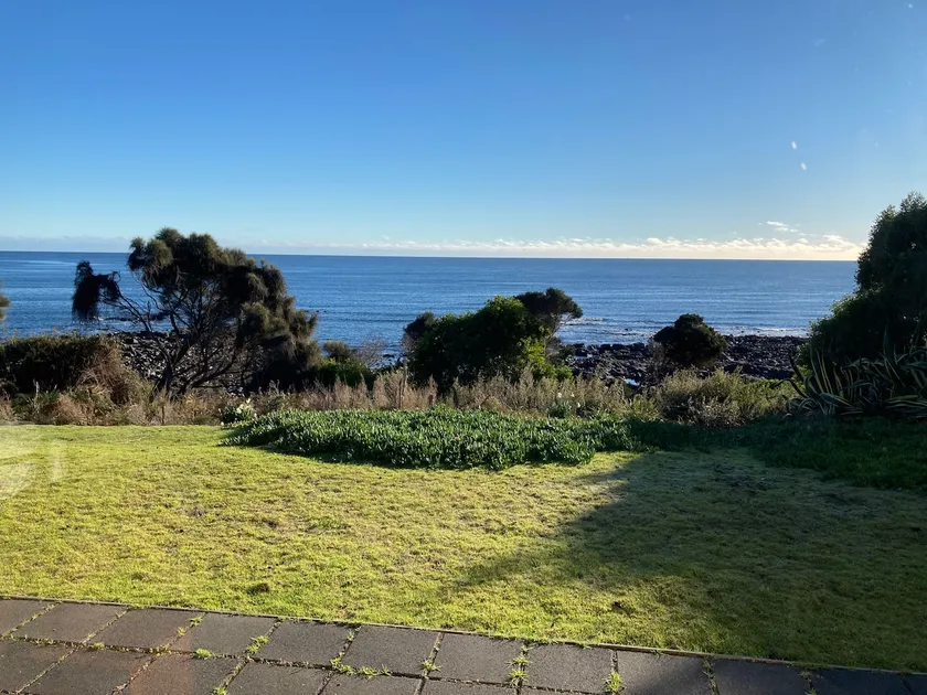 Absolute beach frontage. “Elddaw” at Greens Beach. - Image 1
