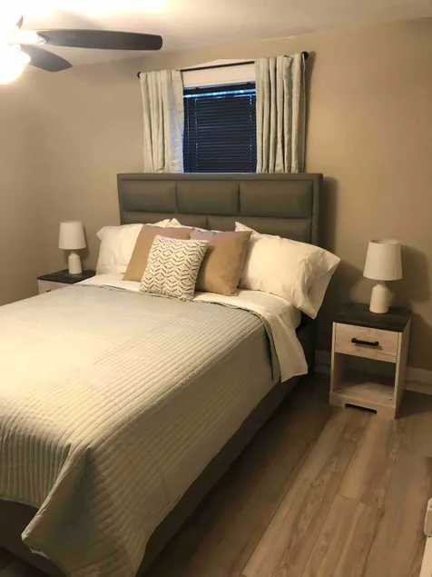 The Cozy Q. 2 bedroom home with off street parking - Image 1