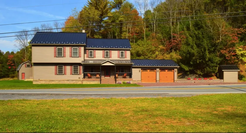 Paradise Pines: A Cozy Group Getaway - Image 1
