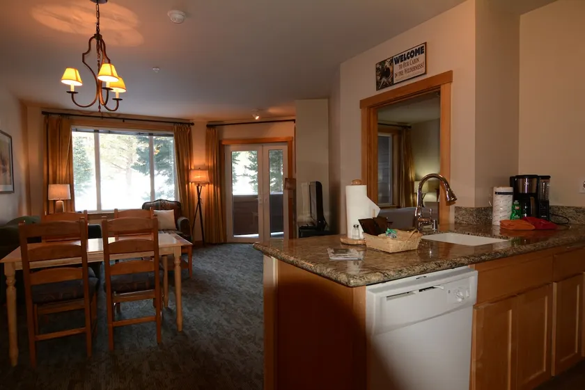 Quiet JS Lodge Ski In/Out 2BR/2BA sleeps 6 A/C - Image 1