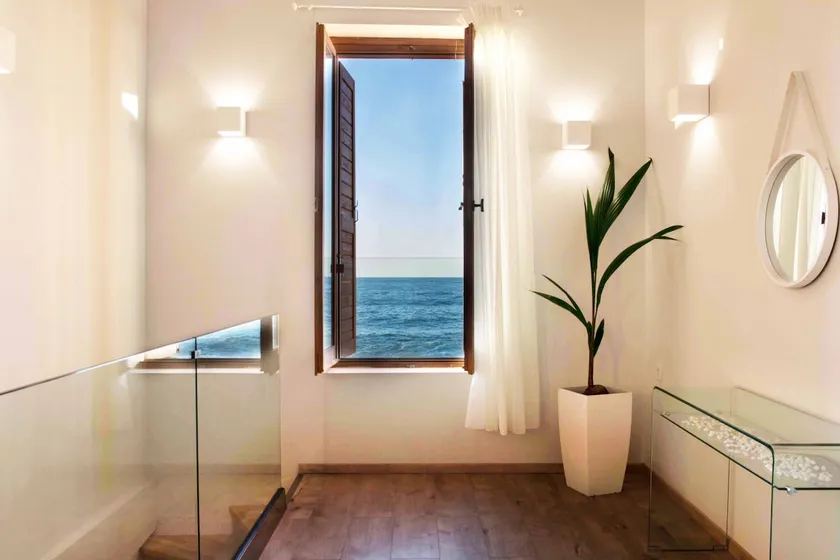 Brand new ocean wave's villa! - Image 1