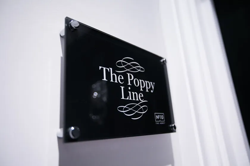 The Poppy Line · Stunning Apt - Image 1