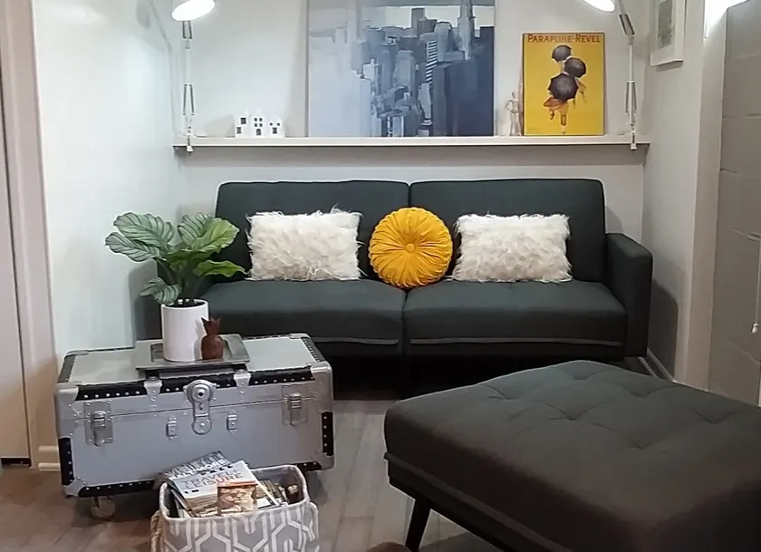 Modern Pro Suite | Parking + Private Garden - Image 1