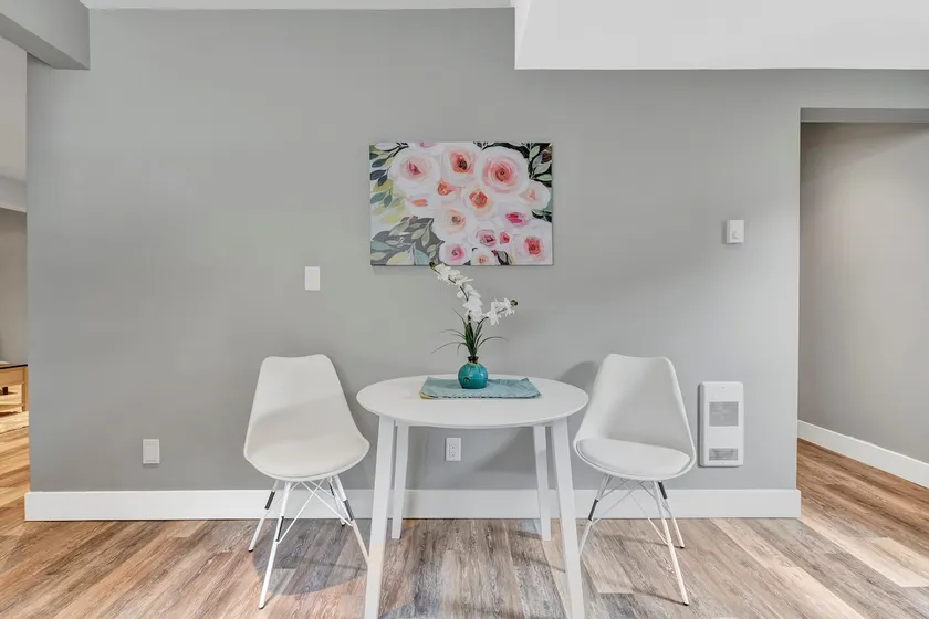 Cozy suite with a view - Image 1