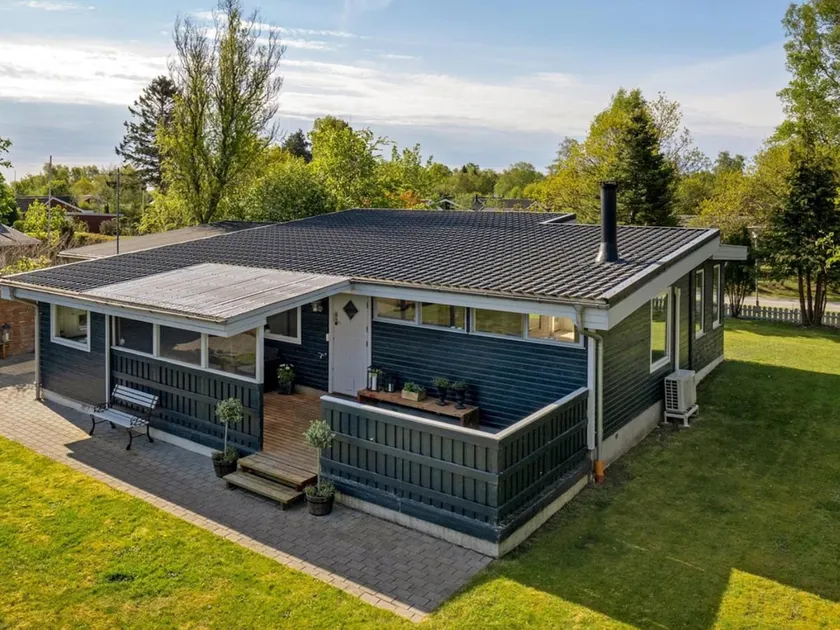 Uniq Newly Renovated Vacation Home: tranquility, beach, forest, heath - Image 1