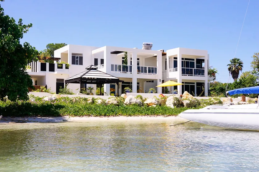 The Monicove Villa - Image 1