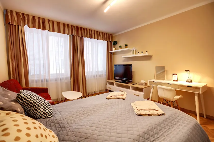 Old Town Apartment - Image 1