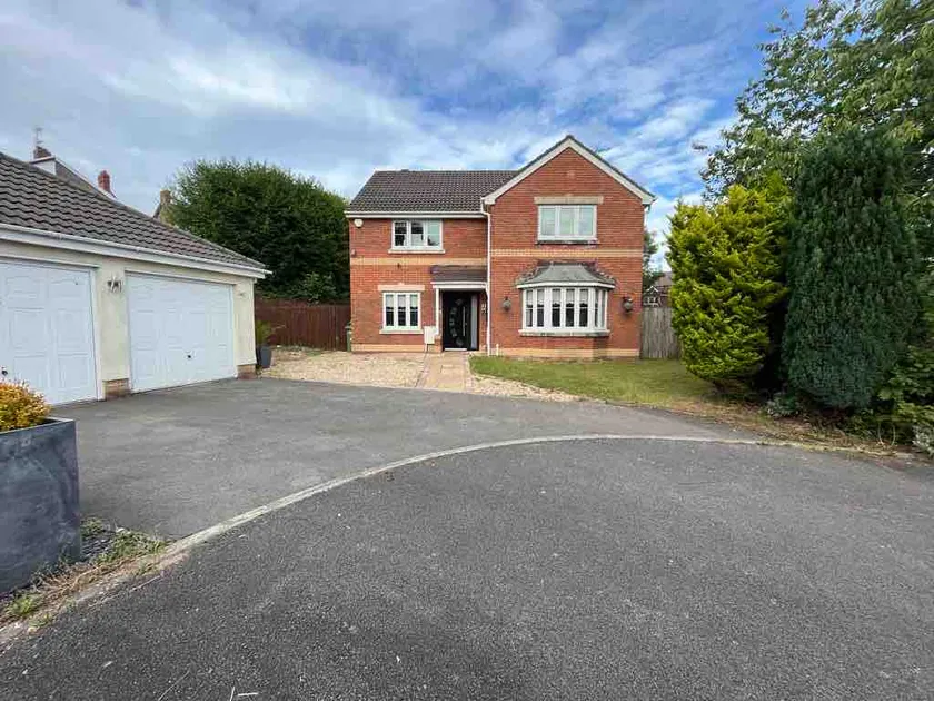 Spacious retreat in the suburbs of Cardiff - Image 1