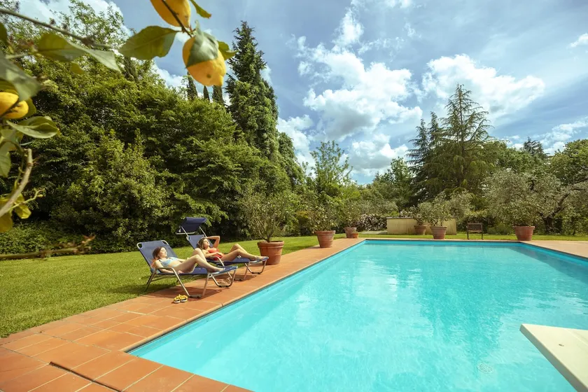 Villa mit Pool, Whirlpool und Garten - Image 1