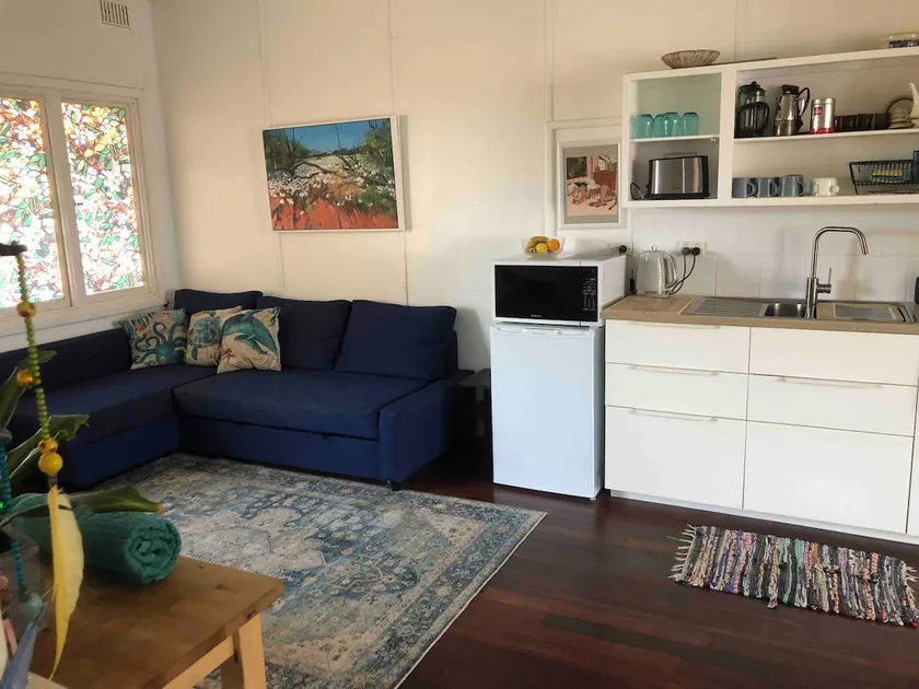 Pirates Peace: 1960s Duplex Under Beautiful Tree - Image 1