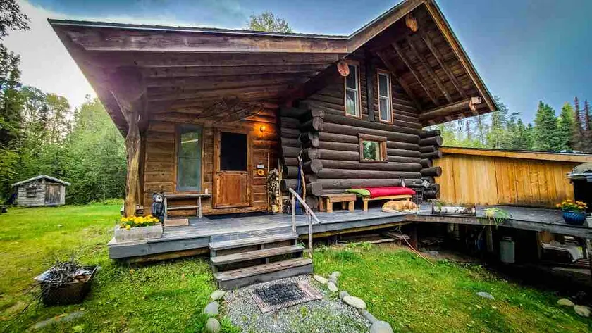 Hand crafted Log Home - Image 1
