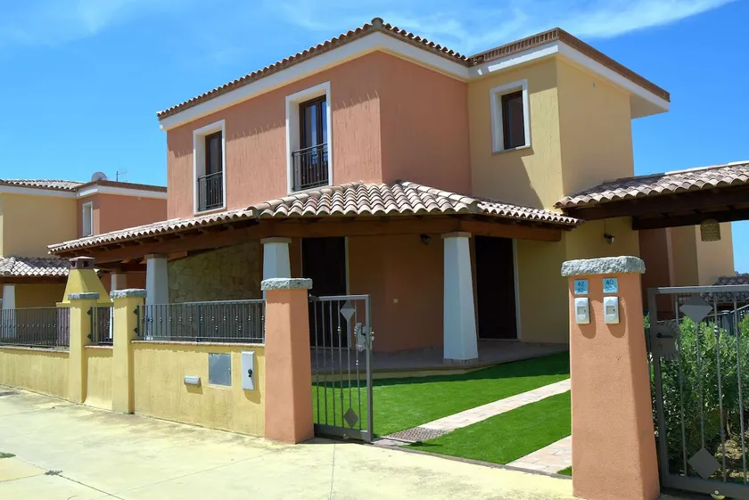 casa AGORA By La Via Del Mare Viaggi e Vacanze - Image 1