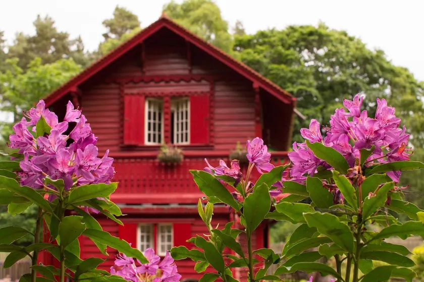 Extremely rare A Listed Swiss style timber Cottage - Image 1