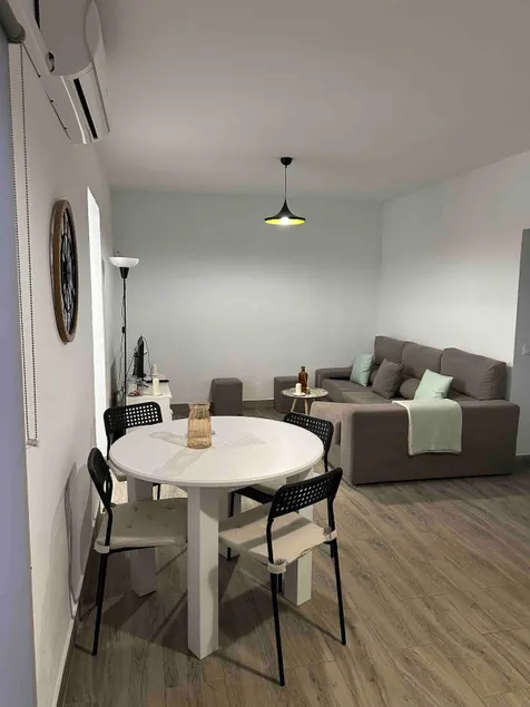 Charming apartment with terrace 20 minutes from Córdoba - Image 1