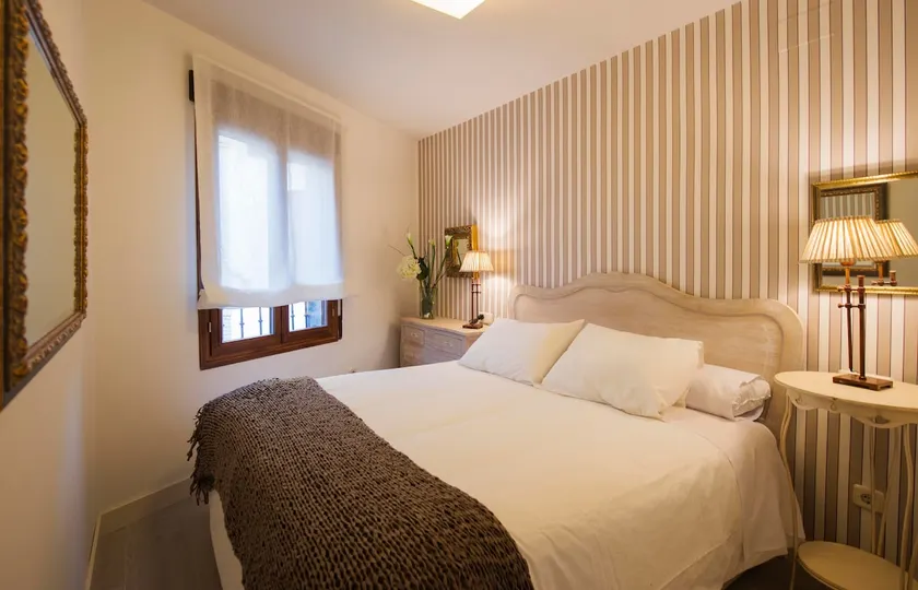 Abadía Apartments - London - Image 1