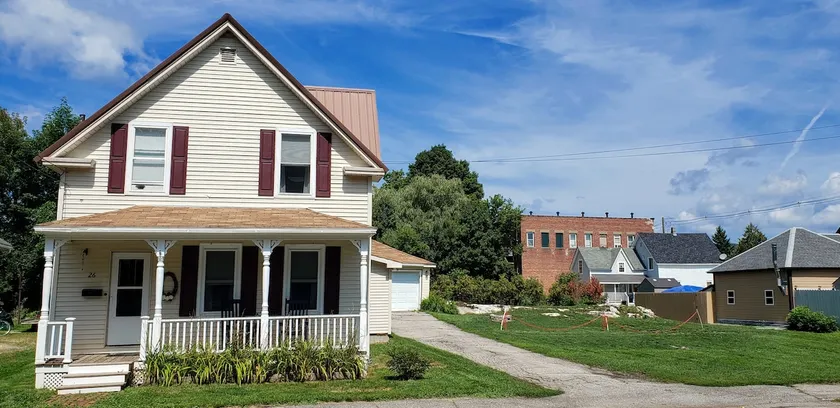 Androscoggin Annex *2/3 bed 2 bath with large yard - Image 1
