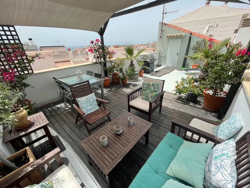 Gorgeous central triplex with rooftop and garden - Image 1