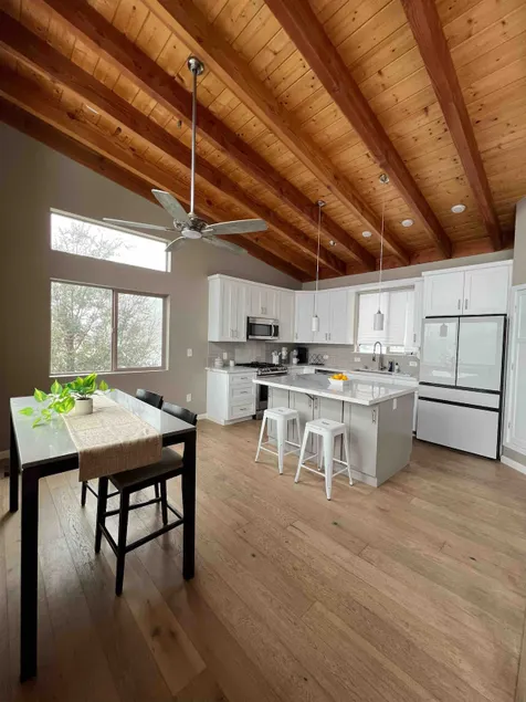 Newly Built, Mountain-Modern, Pets stay FREE! - Image 1