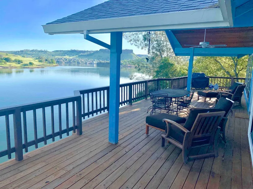 Lake Tulloch Waterfront Haven - Image 1