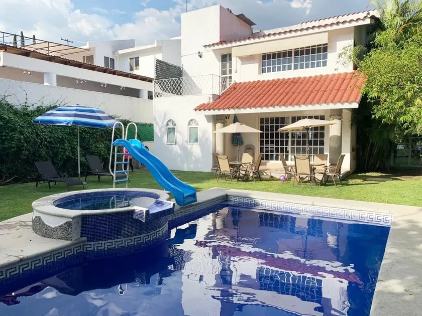 Casa Palomas, air conditioning, and a sliding door. - Image 1
