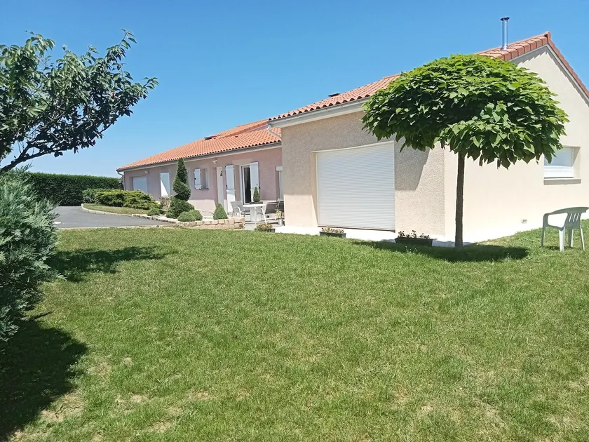 accommodation in the countryside in Auvergne - Image 1