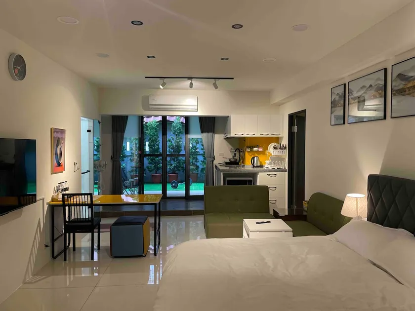 Garden first floor (Luzhou Yi Ju) - Image 1