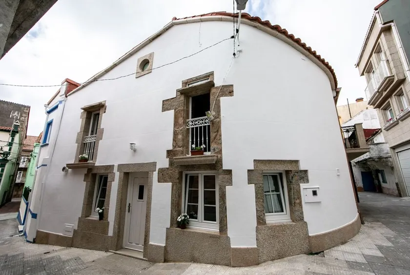 Casiña Branca - Image 1