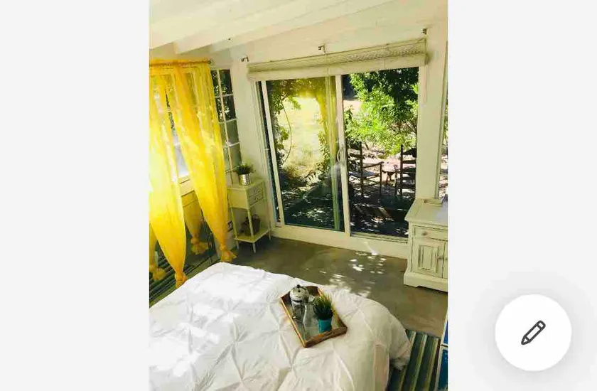 Romantic cottage w outdoor soaking tub on trails - Image 1