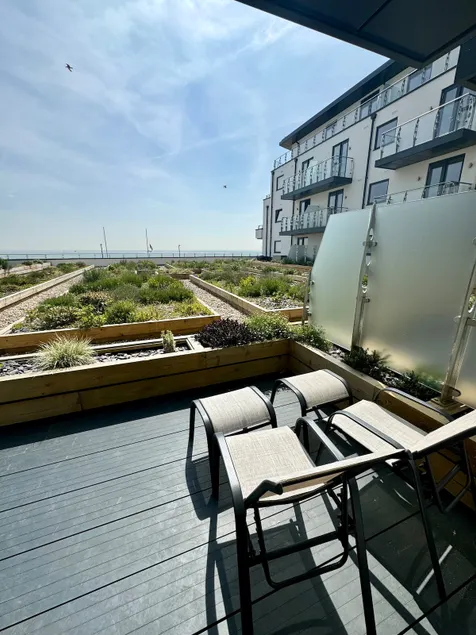 The Sail | Sea View |Ground Flr |Sleeps 4| Parking - Image 1