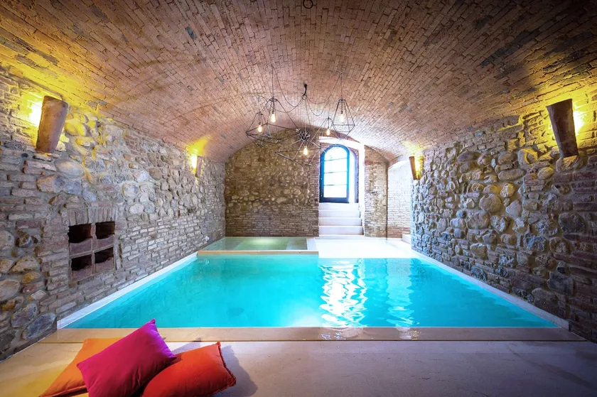 Elegant historic Palazzo, views of Tuscan valley - Image 1