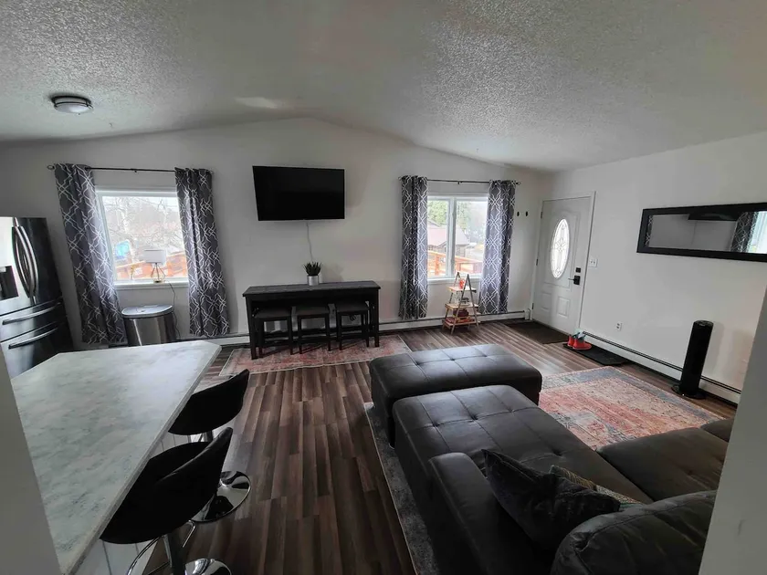 Top Floor Duplex | Private Deck + Wi-Fi | Walkable - Image 1