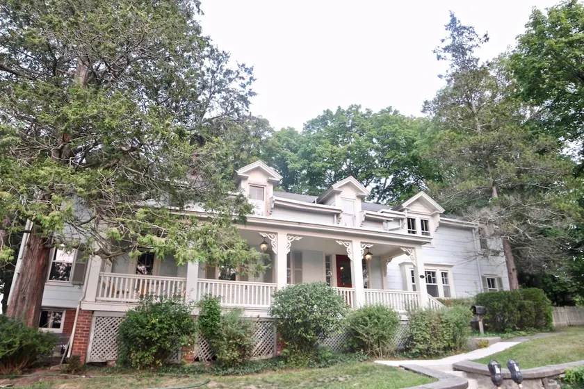 200 Year Old House in the heart of New Paltz - Image 1