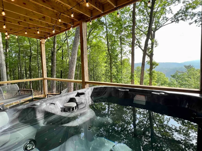 Cozy Treehouse w/ stunning Aska views near Toccoa! - Image 1