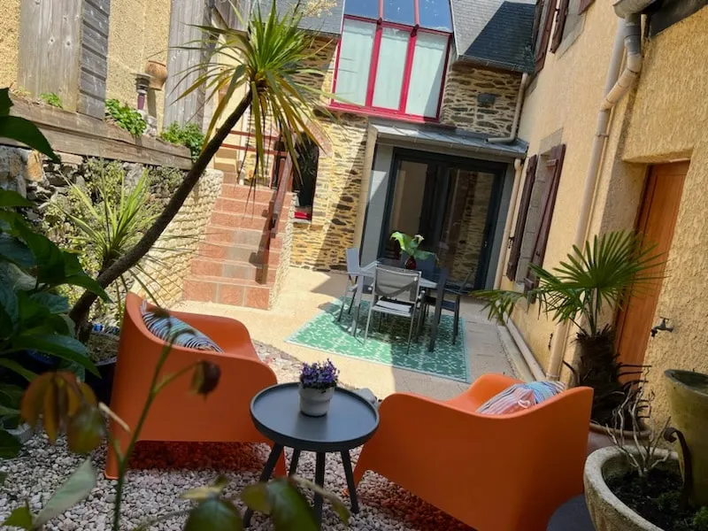Nice rental between land and ocean - Image 1
