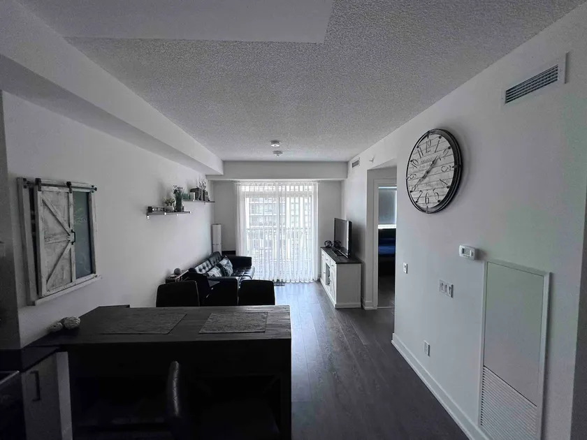 Queen's Landing Markham Unionville - Image 1