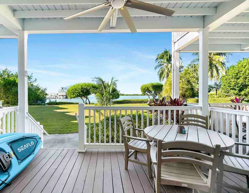 Beach House Getaway - Free Kayaks 2/2.5 Villa - Image 1