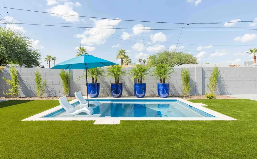 The Morgan - Walk to Old Town - Heated Pool - Image 1